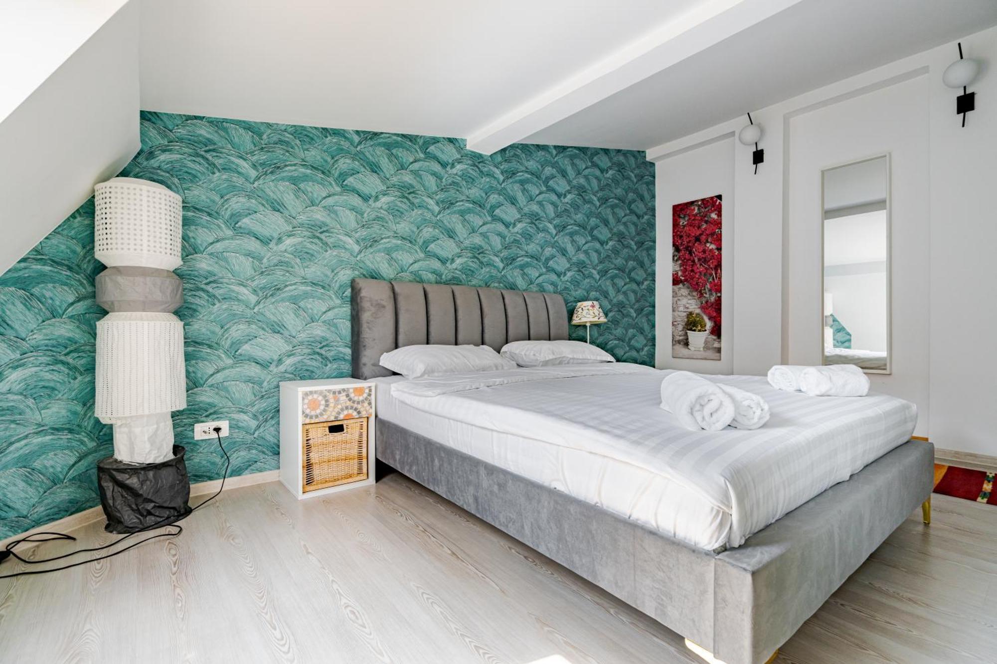 Central Muse Apartment Bukares Bagian luar foto