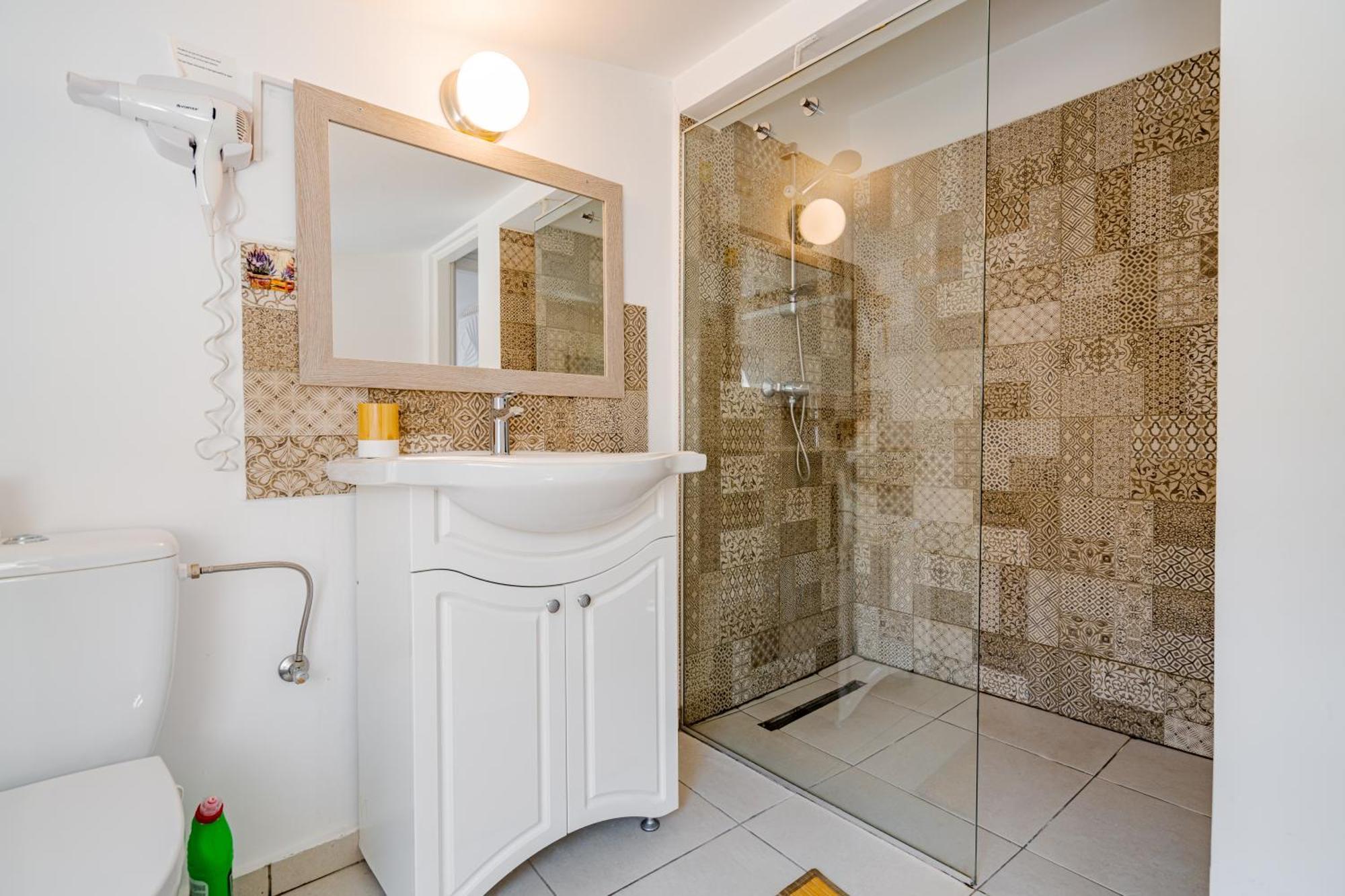 Central Muse Apartment Bukares Bagian luar foto