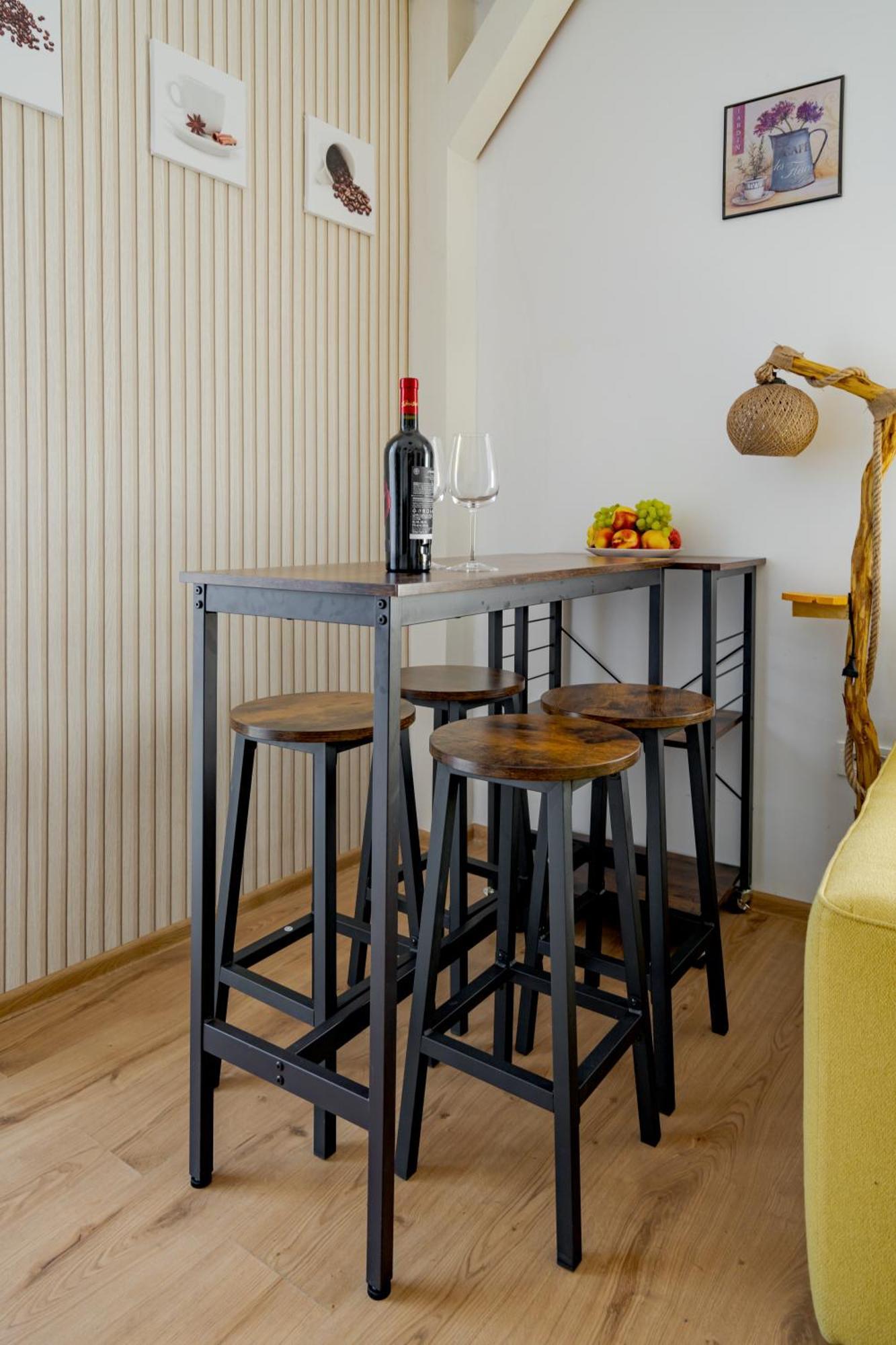Central Muse Apartment Bukares Bagian luar foto